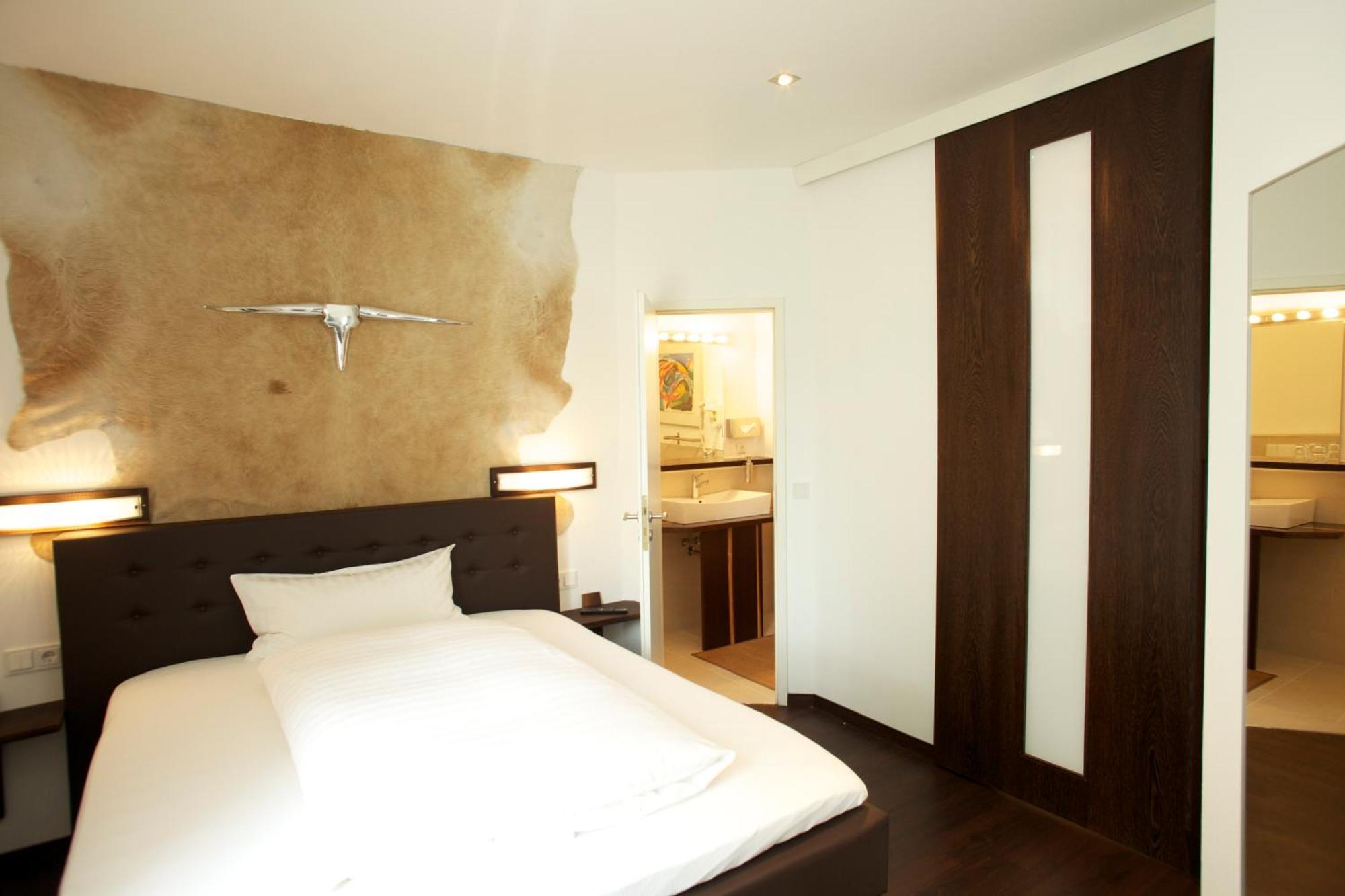 Hotel Zur Wartburg Реда-Виденбрюк Экстерьер фото