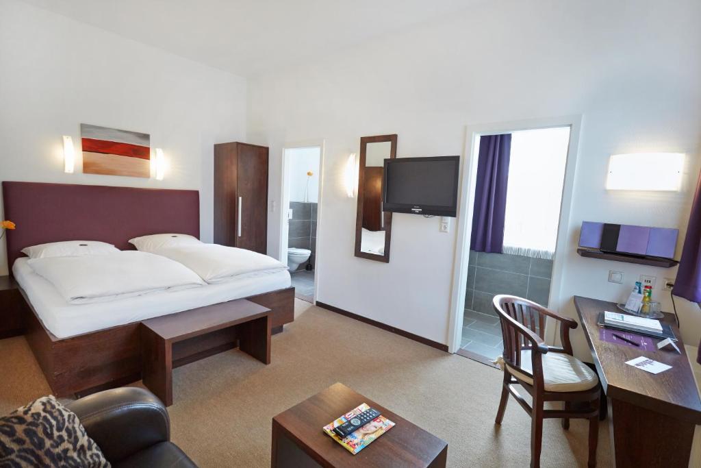 Hotel Zur Wartburg Реда-Виденбрюк Экстерьер фото